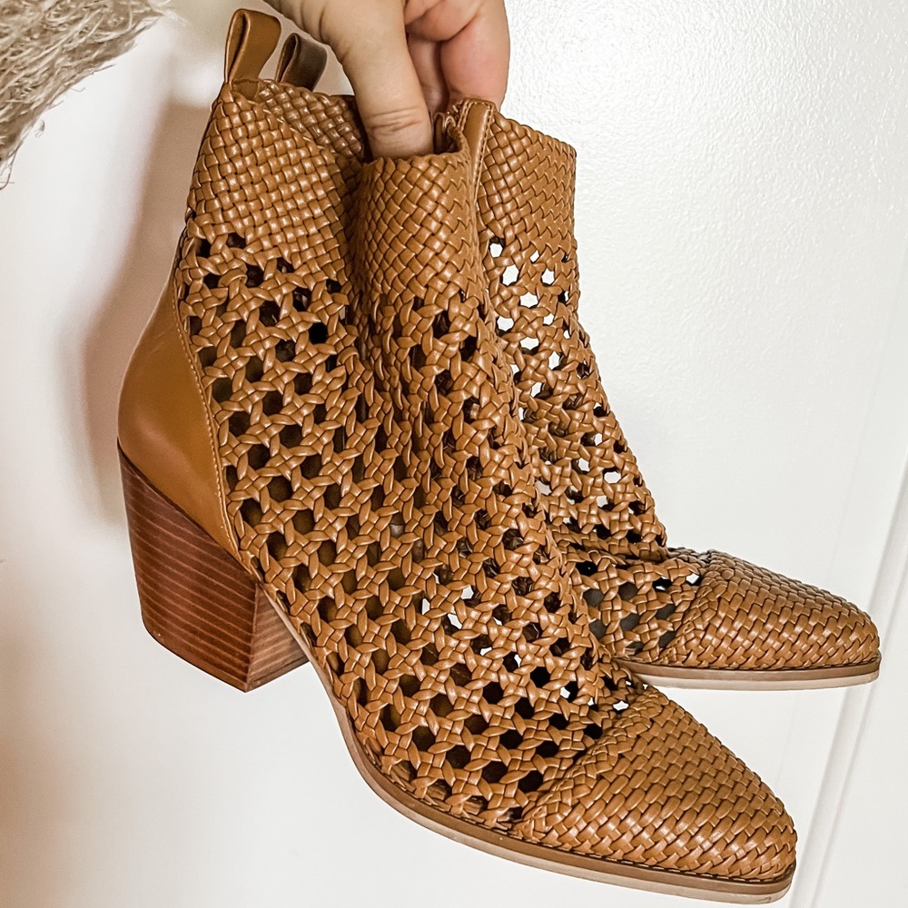 Michael Kors Augustine Ankle Boot, Size 8.5, Acorn Brown, Like New Condition